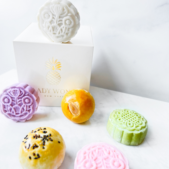 Load image into Gallery viewer, Lady Wong Mooncake Gift Set
